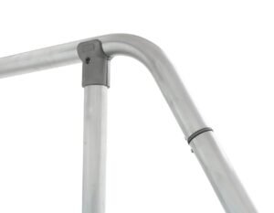 Бесступенчатый переход от перил платформы к отдельно поставляемым лестничным поручням 