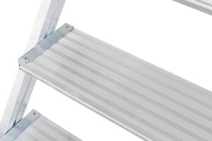 Нескользящие ступени глубиной 175 мм 