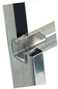 Longlasting 32-times flanged rung/side rail connections